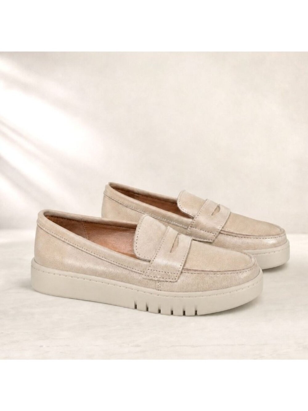 Vionic Chantel Vio Motion Supportive Shimmer Gold Leather Loafers Womens 7.5